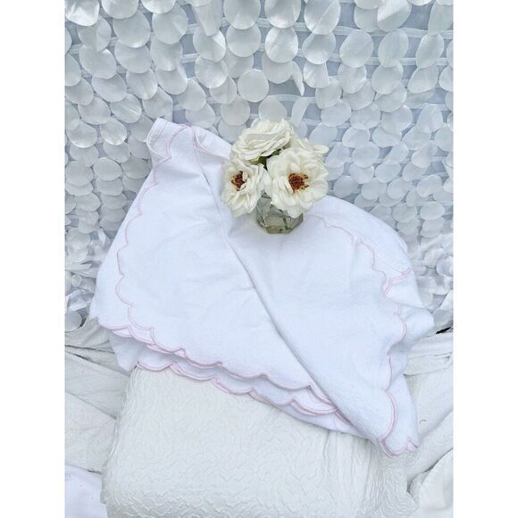 100% Cotton Other - 100% Cotton FULL XL White MATELASSE 3 Pc Bed Cover Pink Embroidery Scalloped